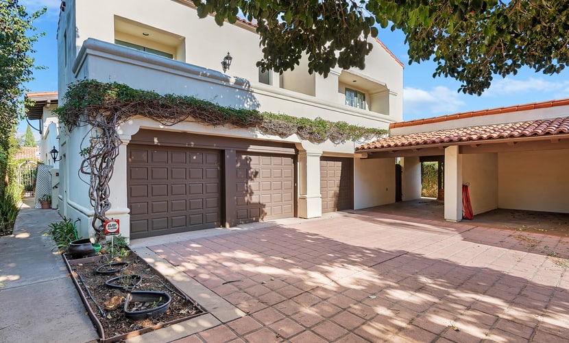 Enjoy the Beauty of Downtown Santa Barbara Walk Everywhere!