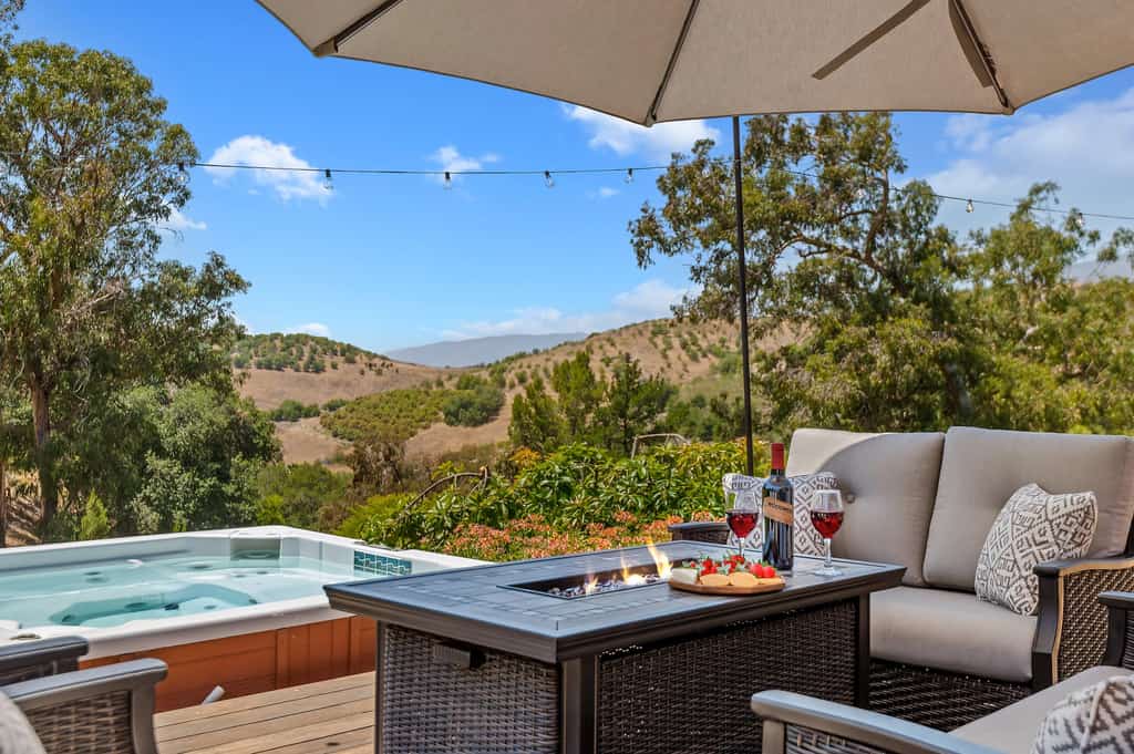 Sunset Mountain Escape | Hot Tub, EV Charger, Epic Views!