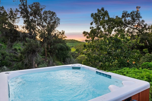 Sunset Mountain Escape | Hot Tub, EV Charger, Epic Views!