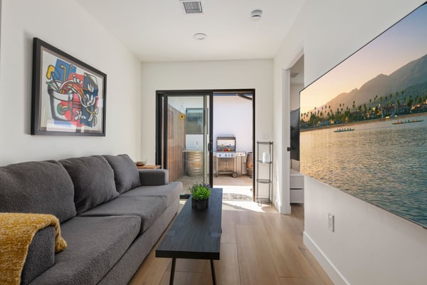 NEW Driftwood Villa – 3BD, 2BA Close to Beach and Everything!