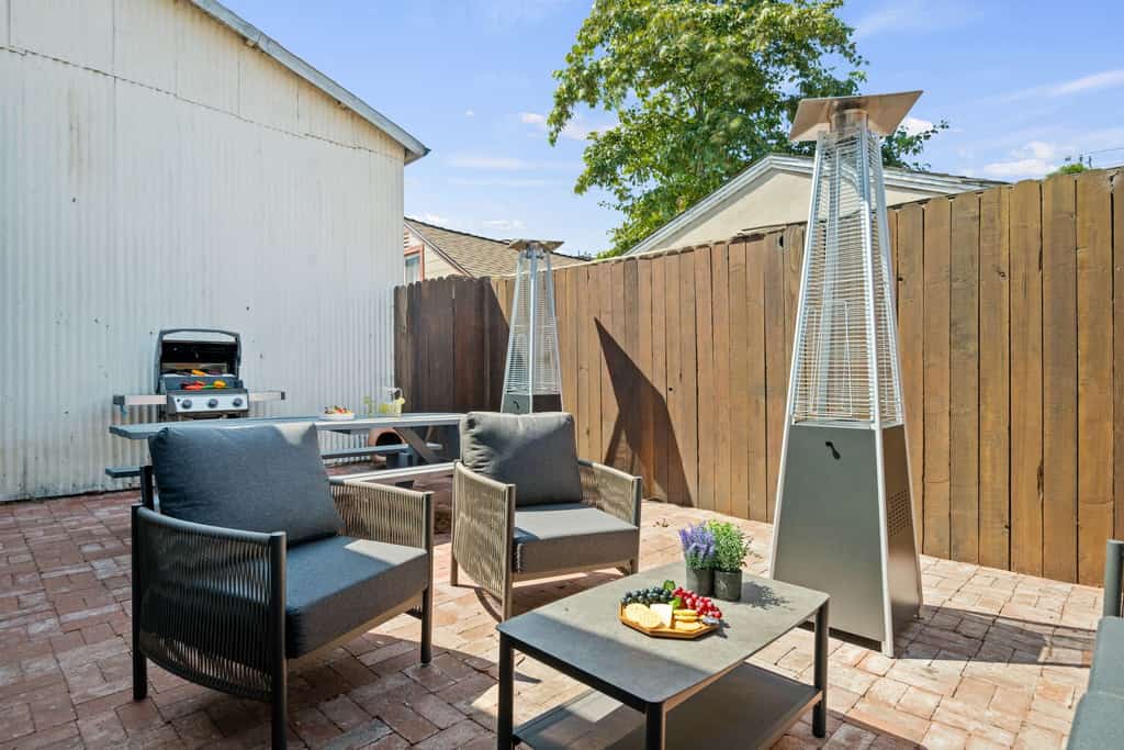 NEW Rustic Villa – 2BD, 2BA Close to Beach and Everything!