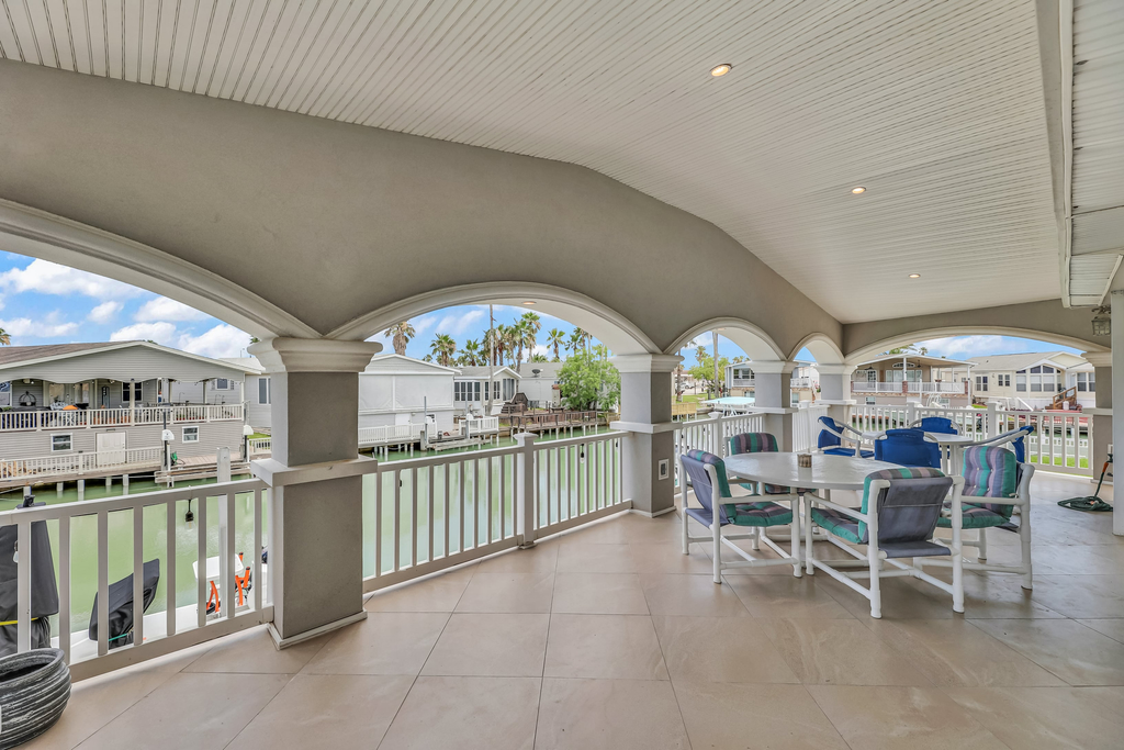 Waterfront Oasis - Bay Views, Pool, Golf, Tennis