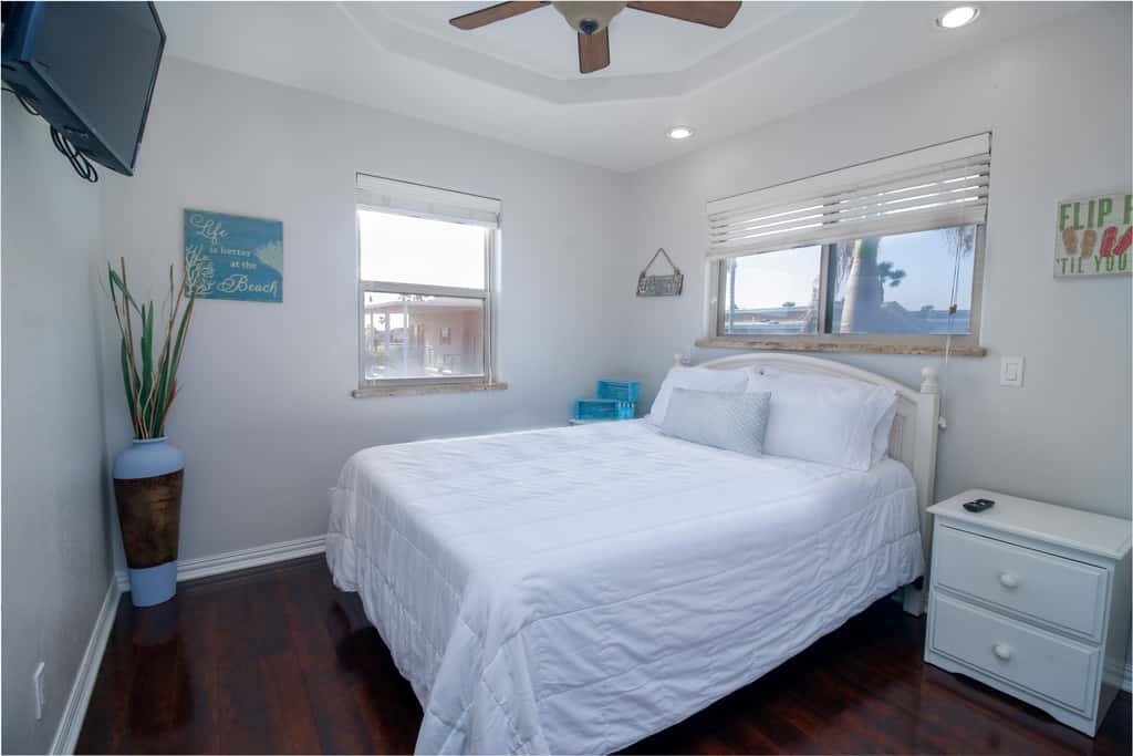 Copper Bottom - Waterfront 4BR, Dock, Pools, Golf