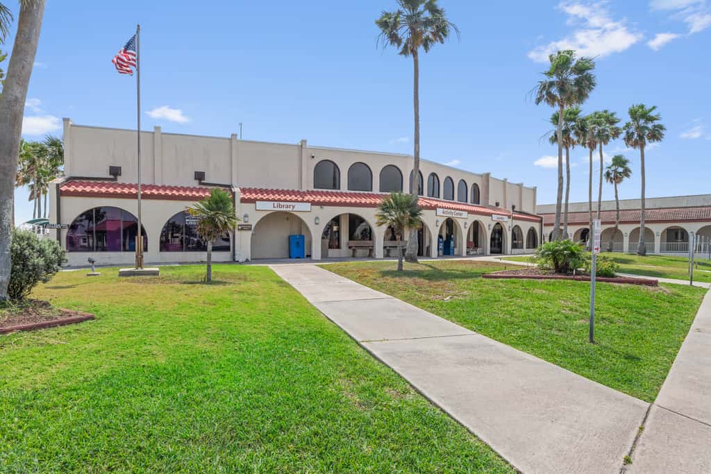 Copper Bottom - Waterfront 4BR, Dock, Pools, Golf
