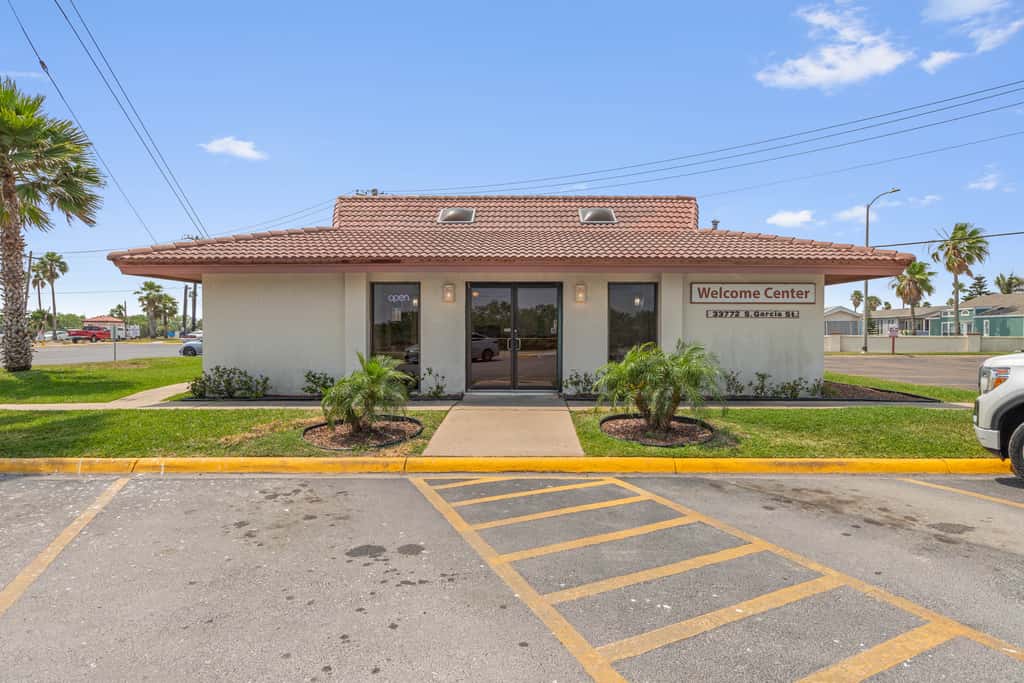 Copper Bottom - Waterfront 4BR, Dock, Pools, Golf