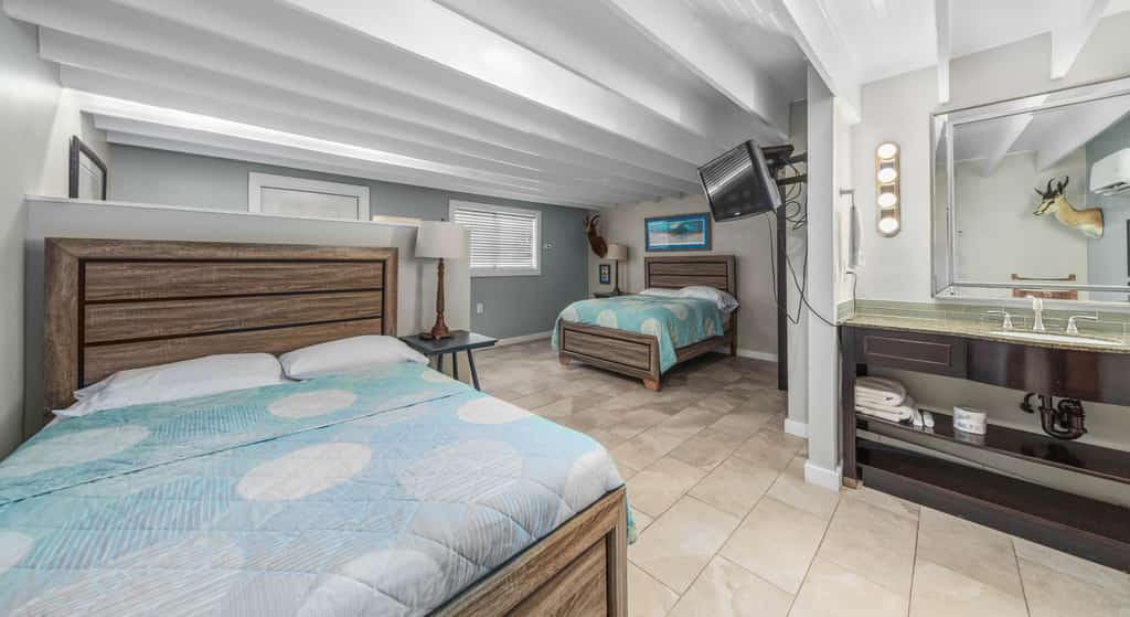 Welcome to The Casita at Casa Arroyo Sporting Lodge, a cozy waterfront retreat in Arroyo City. This single-room casita has its own private entrance, two full-size beds, a kitchenette, and a large walk-in shower, with a patio to take in the water views. As a guest you enjoy pier privileges and access to the lodge deck and BBQ area, with world-class bay fishing right at your door. It is a simple, affordable base for a getaway on the Texas coast.