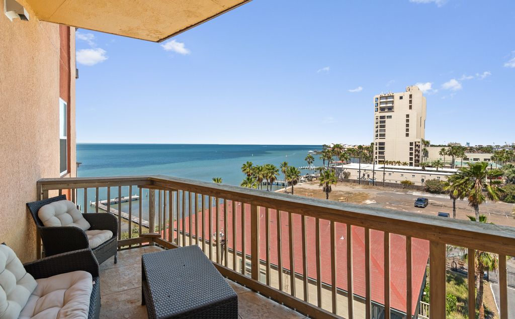 Galleon's Getaway - Monthly Stays, Bayfront, Pool