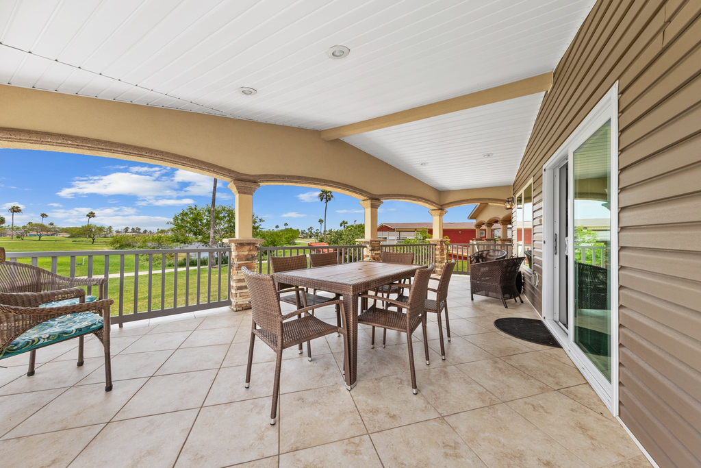 Paradise on the Green - Golf Views, Pools, Deck