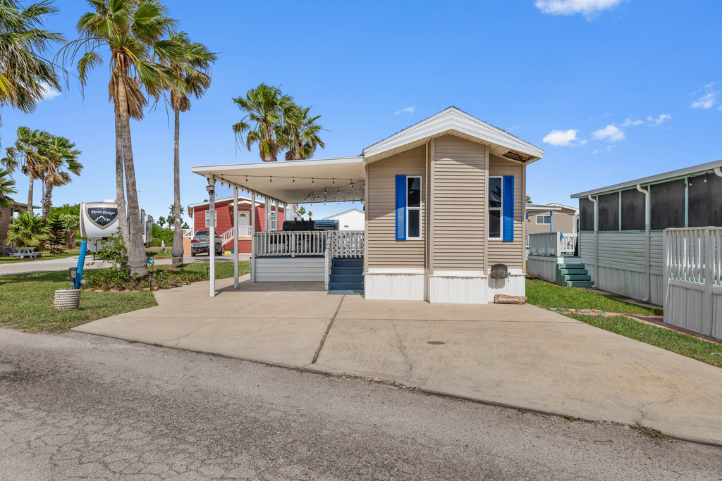Blue Paradise - Pools, Golf, Deck, Pet Friendly