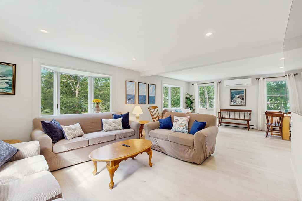 West Falmouth Family Retreat Near Chapoquoit Beach