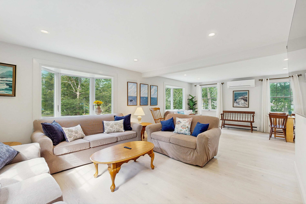 West Falmouth Family Retreat Near Chapoquoit Beach