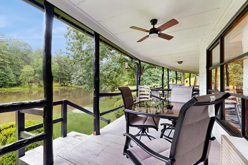 Lakeside condo, dog-friendly, AC, large porch, shared amenities, beach access, pool, tennis