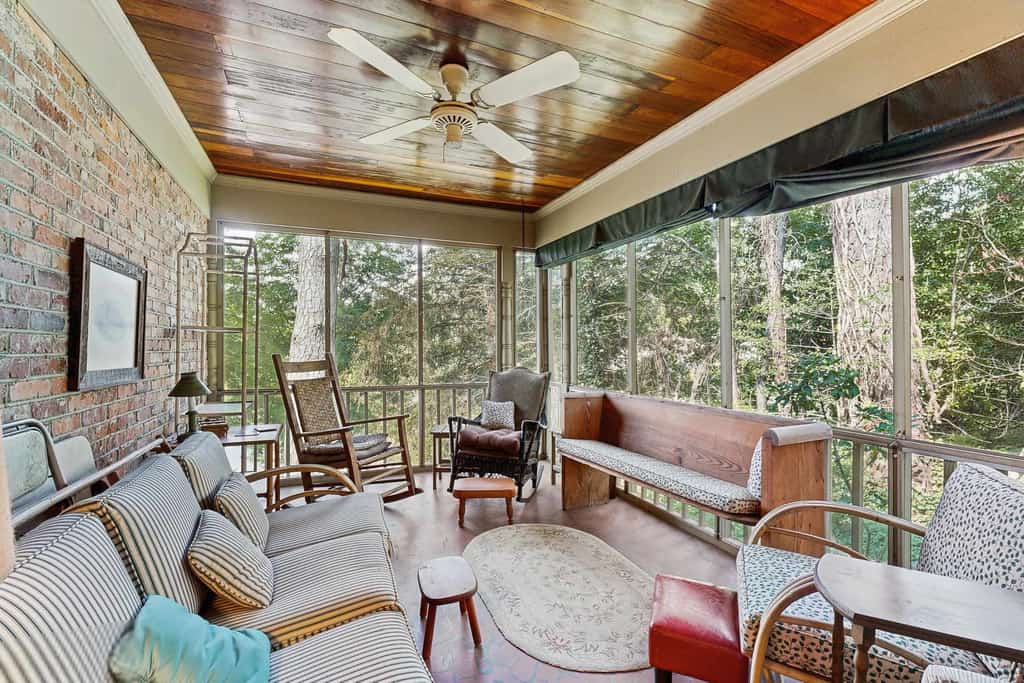 Spacious home, scenic views, screened porch, ac, shared pool and tennis courts