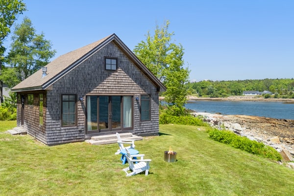 Aril Cottage - Cozy oceanfront cottage for 2 near Acadia, with WiFi, firepit, & wood stove