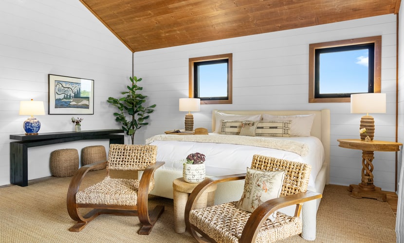 Sweet Caroline at Salt Farm - Waterfront king suite with ocean access, balcony, WiFi, and AC