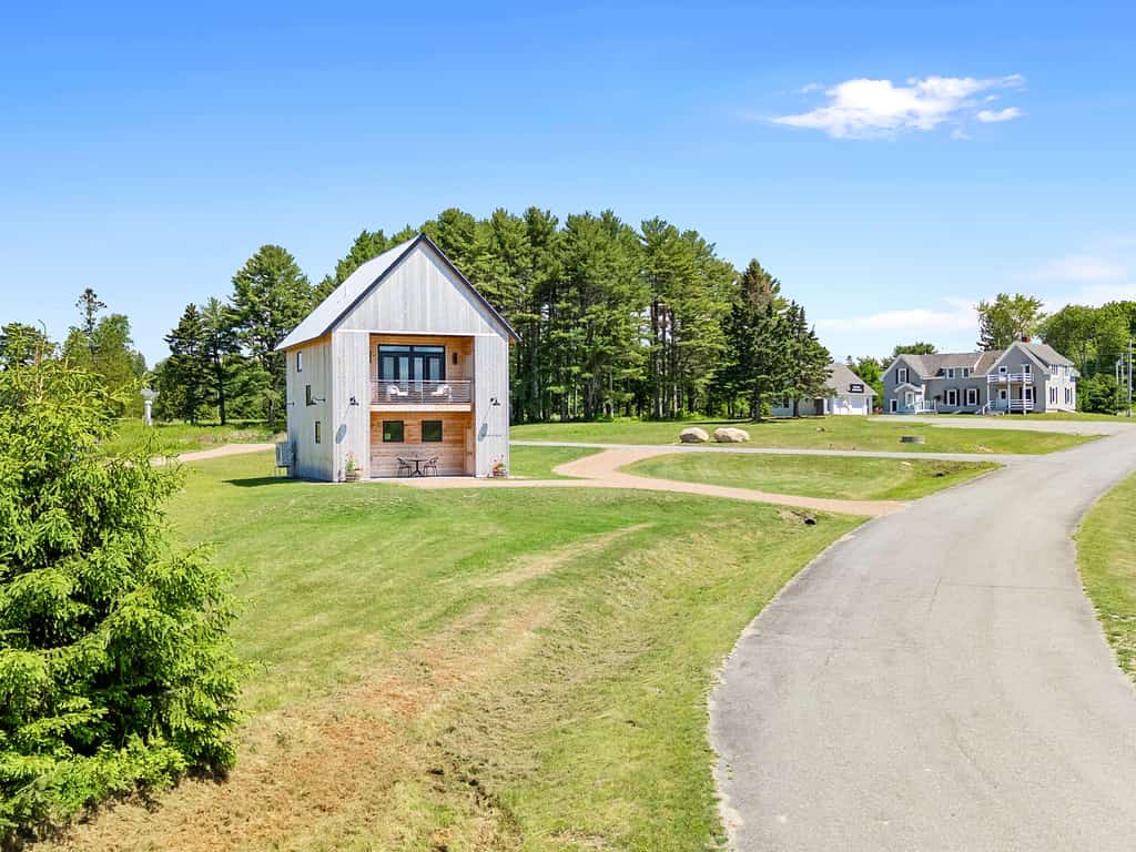 Sweet Caroline at Salt Farm - Waterfront king suite with ocean access, balcony, WiFi, and AC