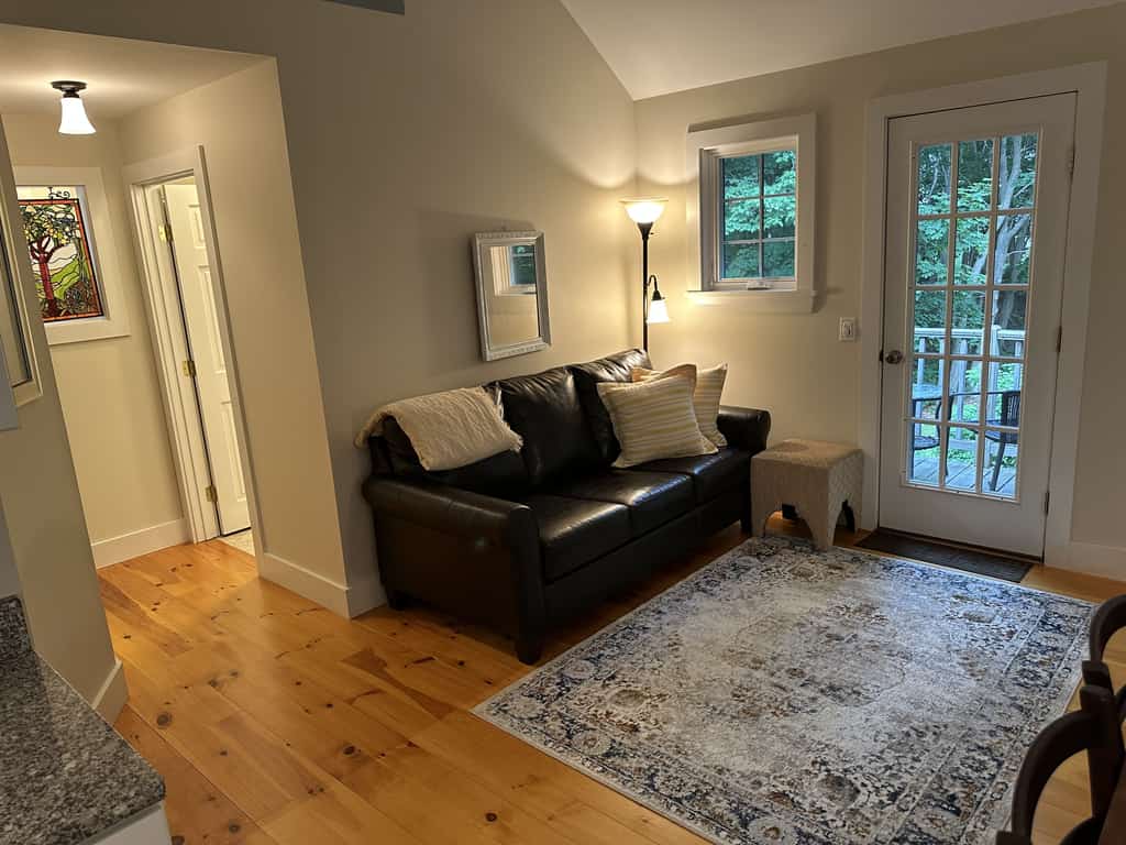 Birdsong Carriage House: Cozy 1BR near Acadia and downtown Bar Harbor