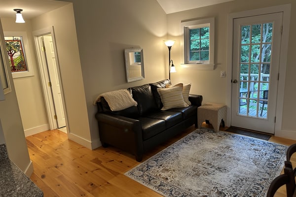 Birdsong Carriage House: Cozy 1BR near Acadia and downtown Bar Harbor