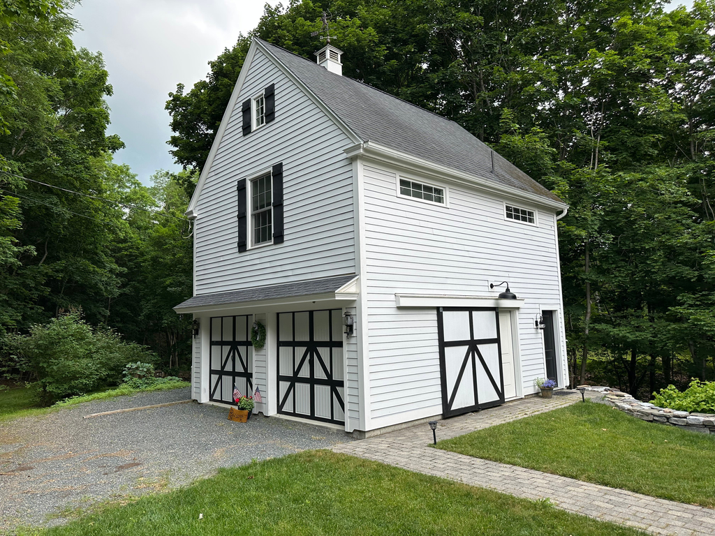 Birdsong Carriage House
