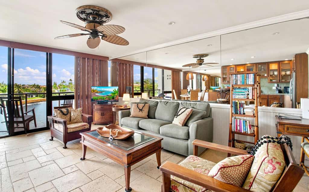 Oceanfront condo w/A/C, elevator, coastline views, lanai, hot tub, pool, tennis