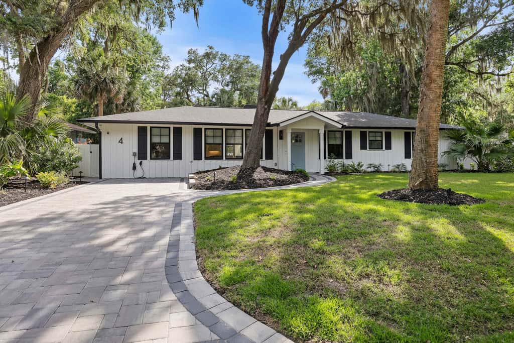 Prime Location Dream Home Outdoor Oasis & Pool