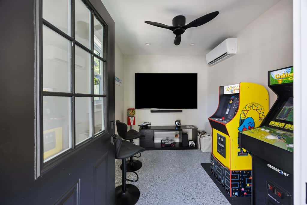 Prime Location Dream Home Outdoor Oasis & Pool