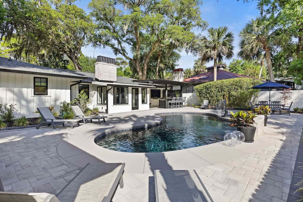 Prime Location Dream Home Outdoor Oasis & Pool