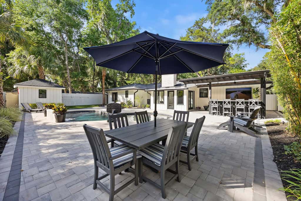 Prime Location Dream Home Outdoor Oasis & Pool