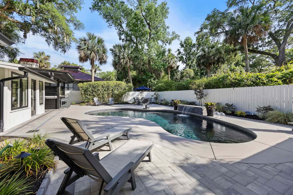 Prime Location Dream Home Outdoor Oasis & Pool