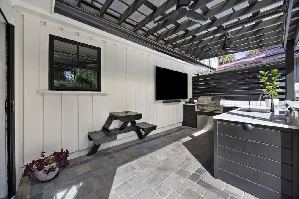 Prime Location Dream Home Outdoor Oasis & Pool