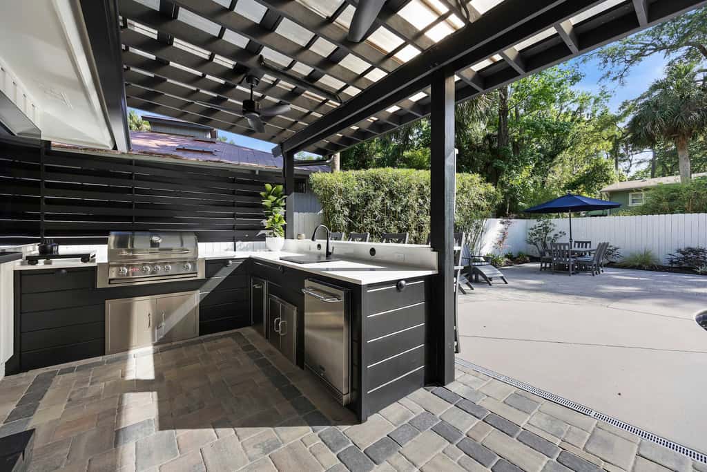Prime Location Dream Home Outdoor Oasis & Pool