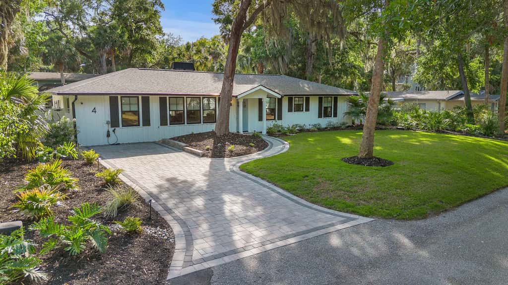 Prime Location Dream Home Outdoor Oasis & Pool