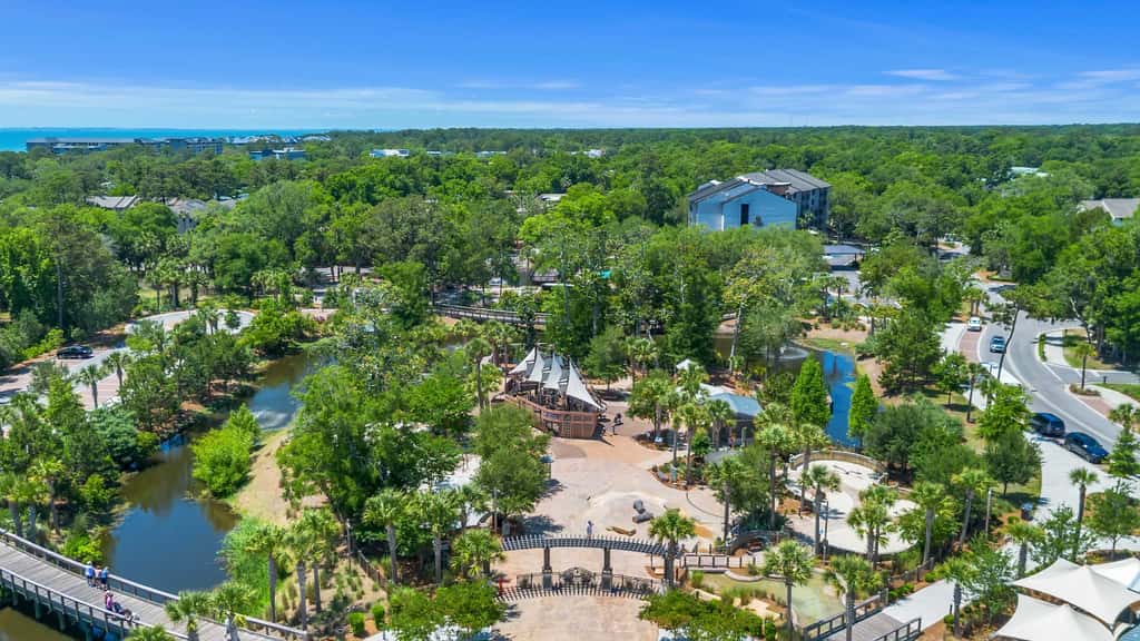 Prime Location Dream Home Outdoor Oasis & Pool