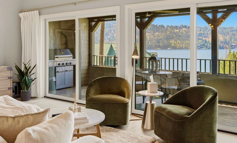 Wake up to beautiful views of Lake Coeur d’Alene from this spacious, remodeled top-floor penthouse near Gozzer Ranch. With 3 bedrooms, 2 baths, an open-concept living area, private balcony with grill, fireplace, and fully equipped kitchen, it’s perfect for families, couples, and golf getaways. Enjoy a peaceful lakeside setting with beach access, an indoor pool, and easy access to boating, hiking, golf, dining, and downtown Coeur d’Alene.