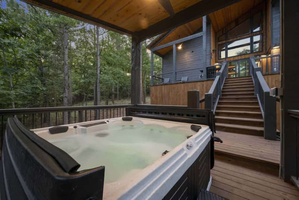 Brookhaven - Hot tub & outdoor fire pit