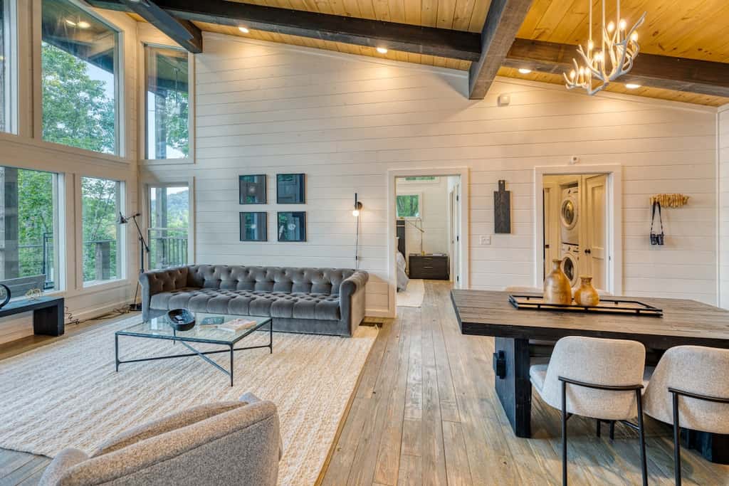 Mountain Abode - Hot tub & mountain views