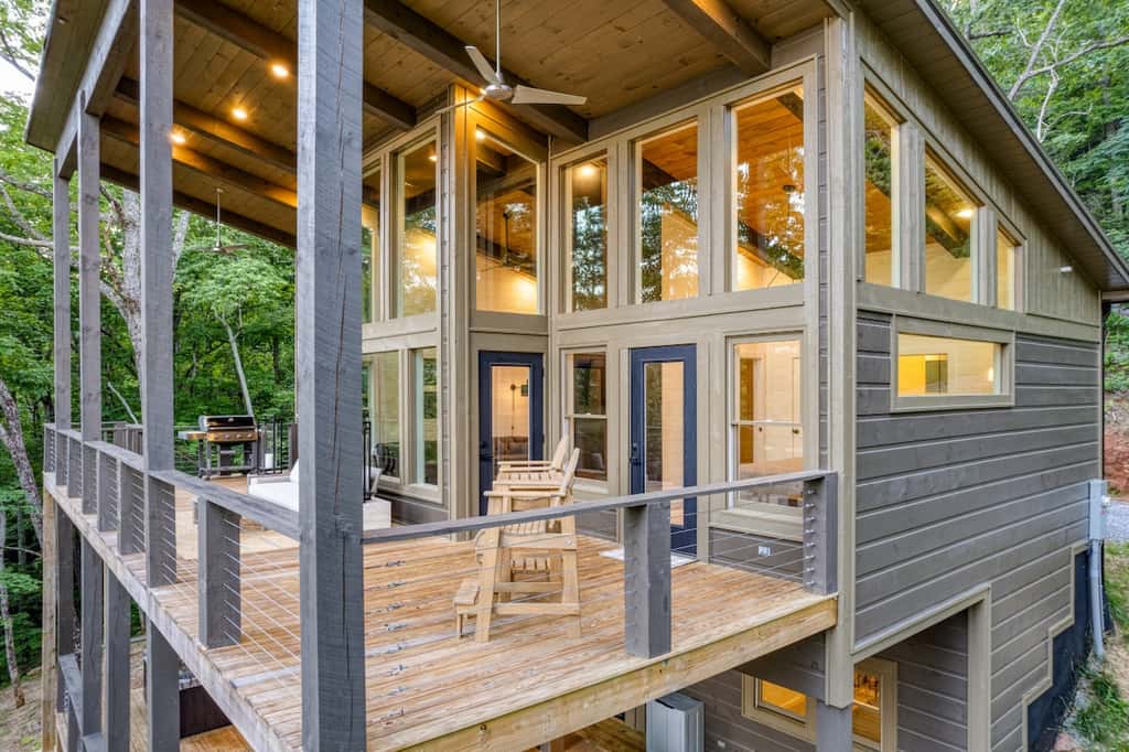 Mountain Abode - Hot tub & mountain views