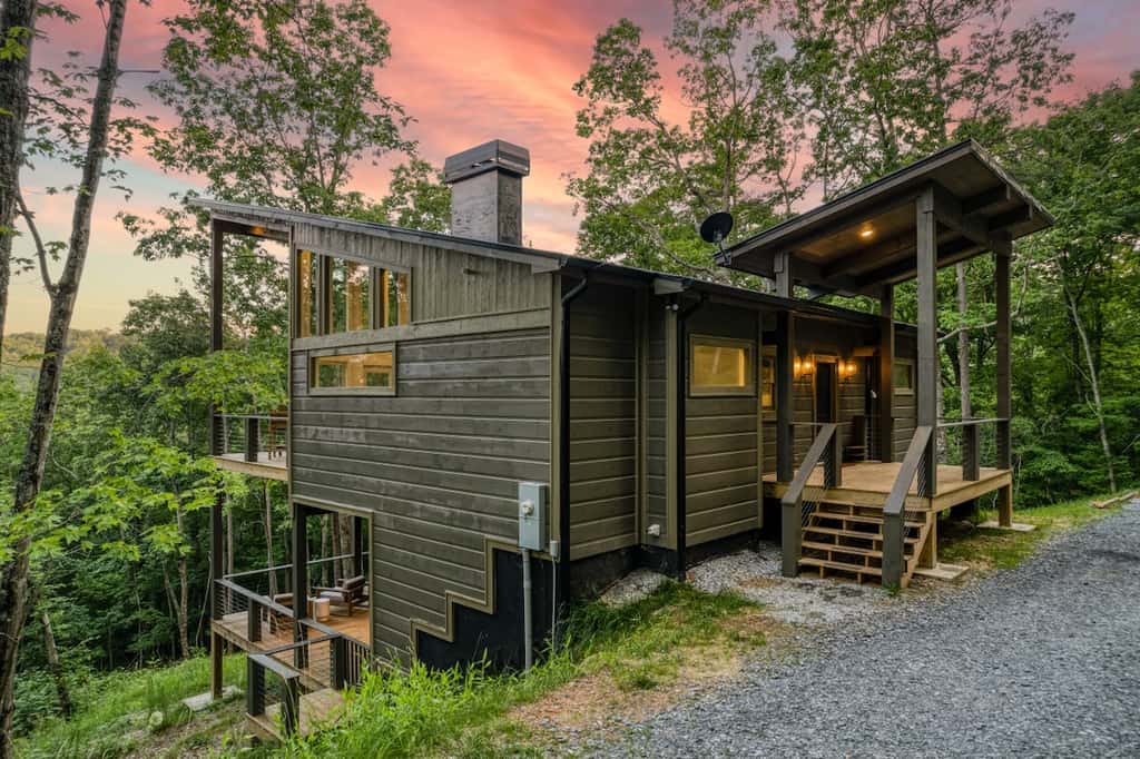 Mountain Abode - Hot tub & mountain views