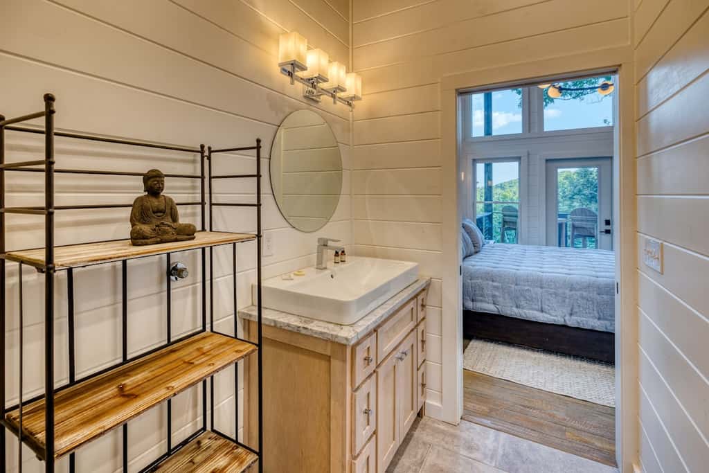Mountain Abode - Hot tub & mountain views