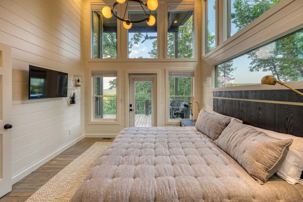 Mountain Abode - Hot tub & mountain views