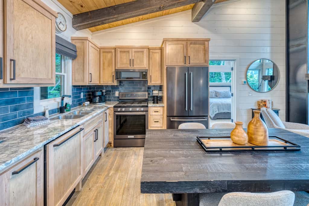Mountain Abode - Hot tub & mountain views