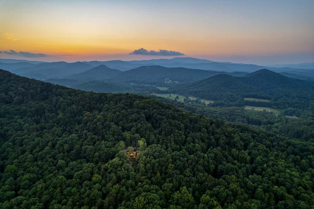 Mountain Abode - Hot tub & mountain views