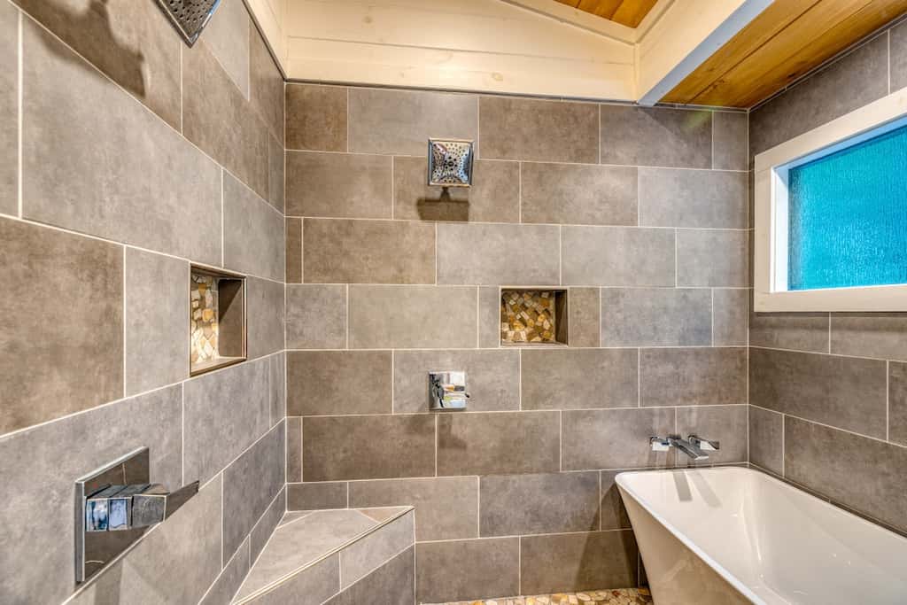 Mountain Abode - Hot tub & mountain views