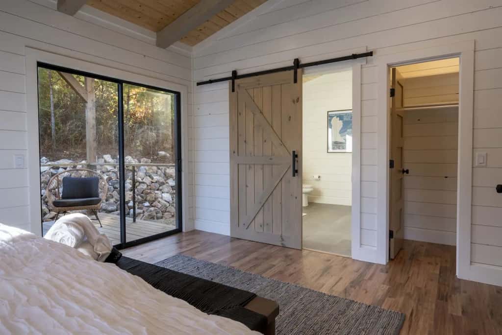 The Outlook - Hot tub & mountain views