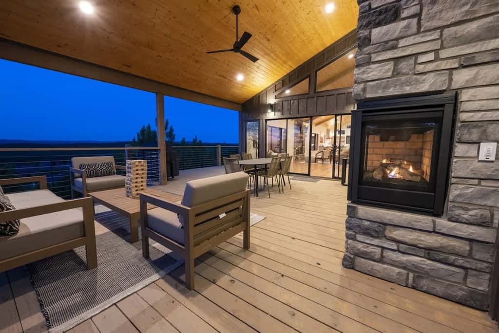 The Outlook - Hot tub & mountain views