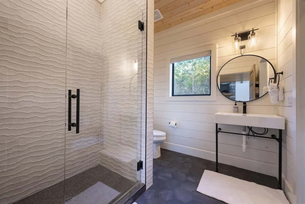 The Outlook - Hot tub & mountain views
