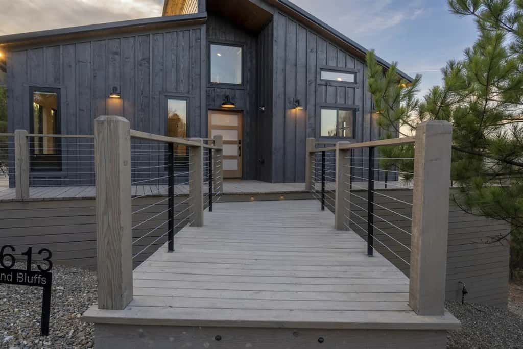 The Outlook - Hot tub & mountain views