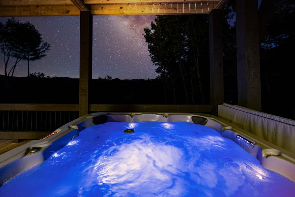 Pinnacle Place - Hot tub & mountain views