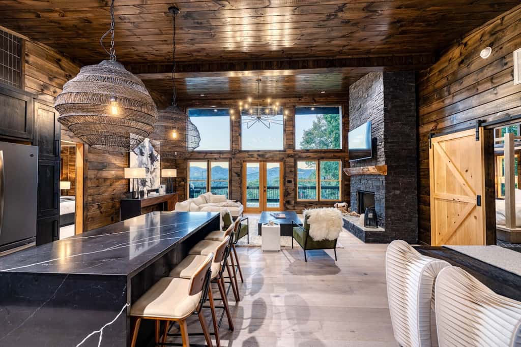 Pinnacle Place - Hot tub & mountain views