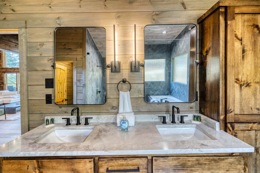 Pinnacle Place - Hot tub & mountain views
